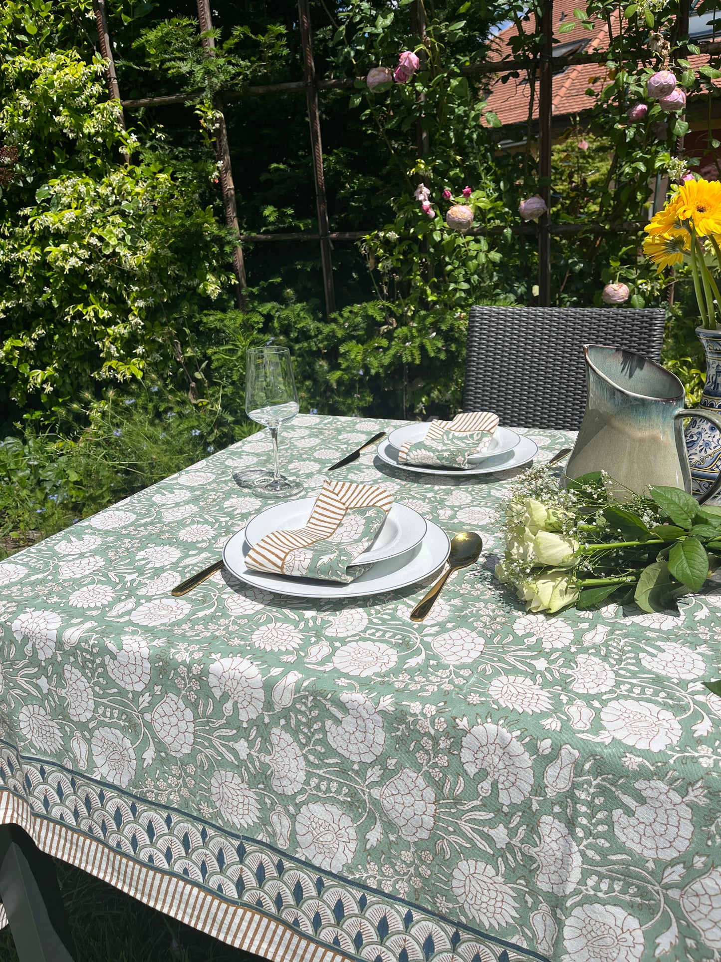 Hand Block Printed Table Cover with Napkins (Mana)