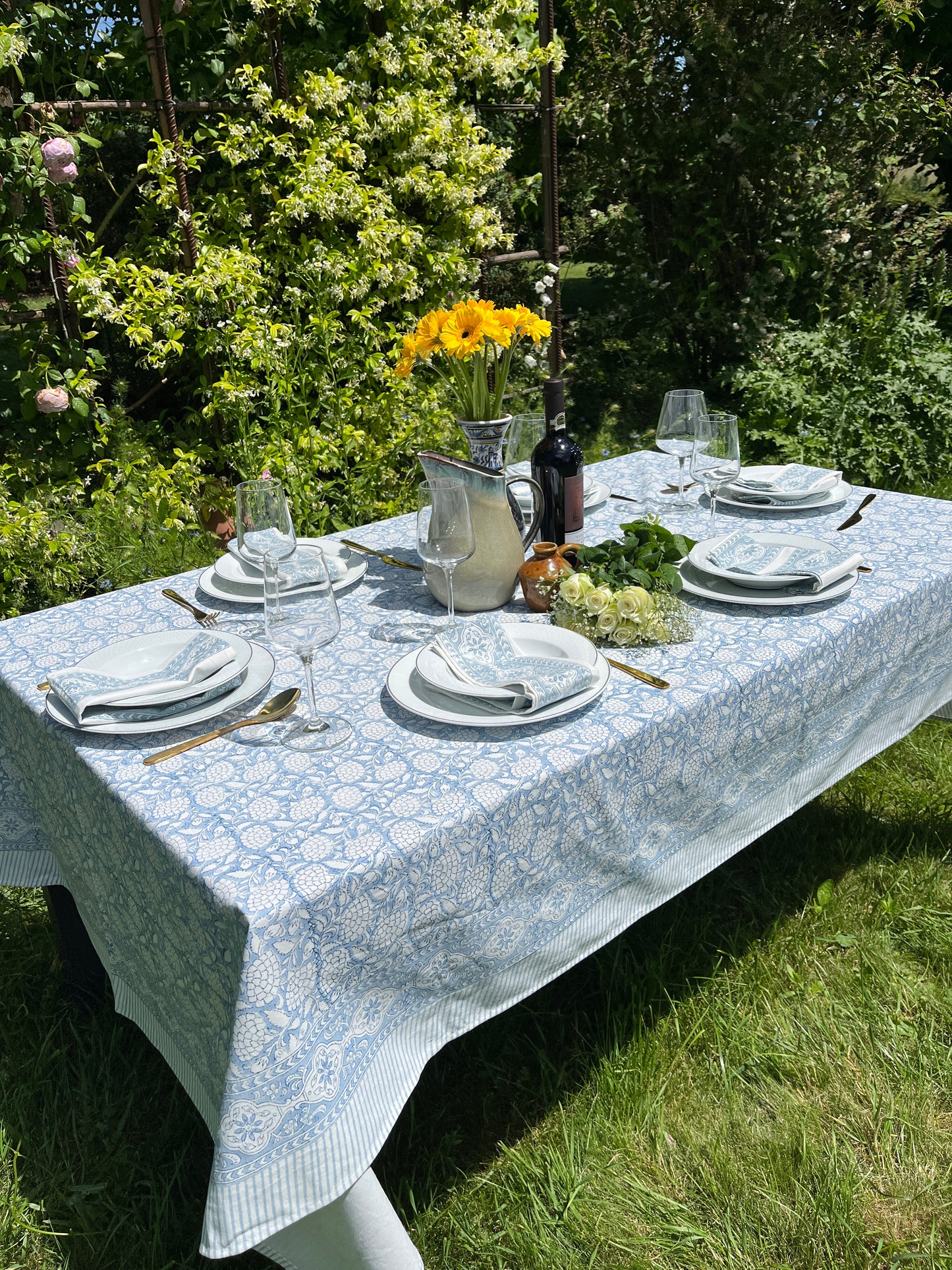 Neel-Tablecloth with Napkins